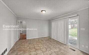 400 Glen Crest Dr, Unit 226 in Fairfield, AL - Building Photo - Building Photo