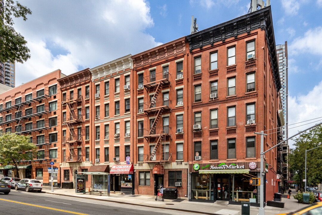 1669 York Ave in New York, NY - Building Photo