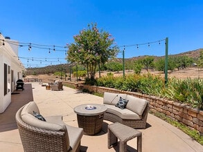 2090 Quail Meadow Rd in Ramona, CA - Foto de edificio - Building Photo