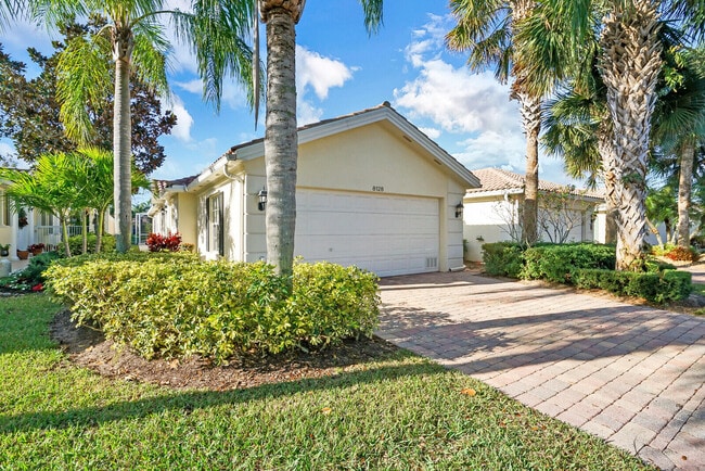 8128 Montserrat Pl in Wellington, FL - Building Photo - Building Photo