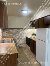 4325 N 104th St in Milwaukee, WI - Building Photo - Building Photo