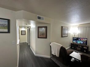 3550 Bay Sands Dr, Unit 3005 in Laughlin, NV - Foto de edificio - Building Photo