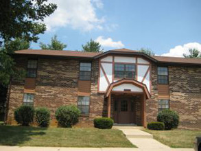 Summit Pointe in Bloomington, IN - Building Photo - Building Photo