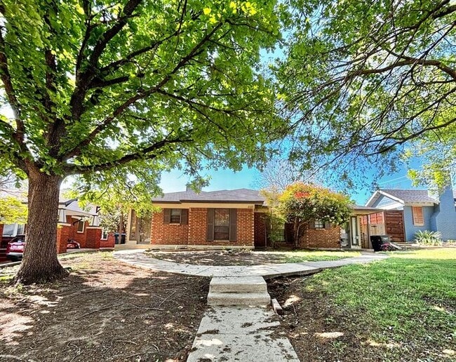 property at 2123 Mistletoe Ave