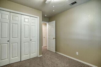 8102 Willet Trail in Austin, TX - Building Photo - Building Photo