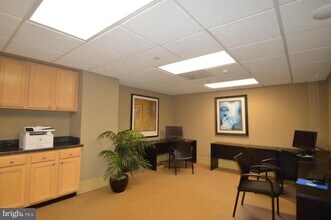 880 N Pollard St in Arlington, VA - Building Photo - Building Photo