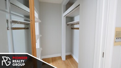 2825 N Burling St, Unit 2827 North BURLING, #2827 in Chicago, IL - Building Photo - Building Photo