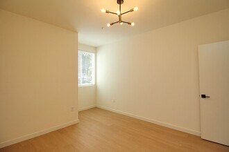 7530 N Richmond Ave in Portland, OR - Building Photo - Building Photo