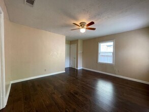2504 Mission St in Fort Worth, TX - Building Photo - Building Photo
