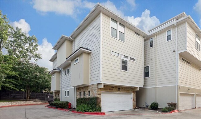 property at 1115 Kinney Ave