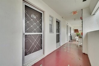 2950 NW 46th Ave in Lauderdale Lakes, FL - Building Photo - Building Photo