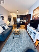 28 Linden St in Toronto, ON - Building Photo