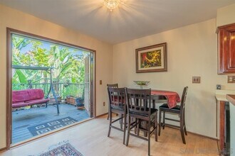 8642 Villa La Jolla Dr in San Diego, CA - Building Photo - Building Photo