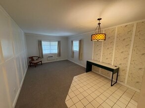 1050 E Sample Rd in Pompano Beach, FL - Building Photo - Building Photo