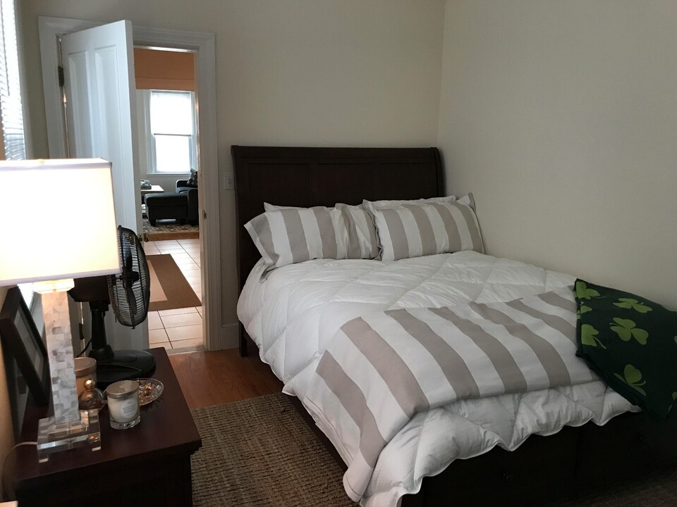 12 Summer St in Boston, MA - Building Photo
