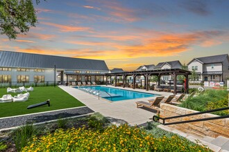 Birdsong at Alamo Ranch in San Antonio, TX - Foto de edificio - Building Photo