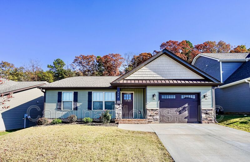 352 Greymark Ln in Boiling Springs, SC - Building Photo