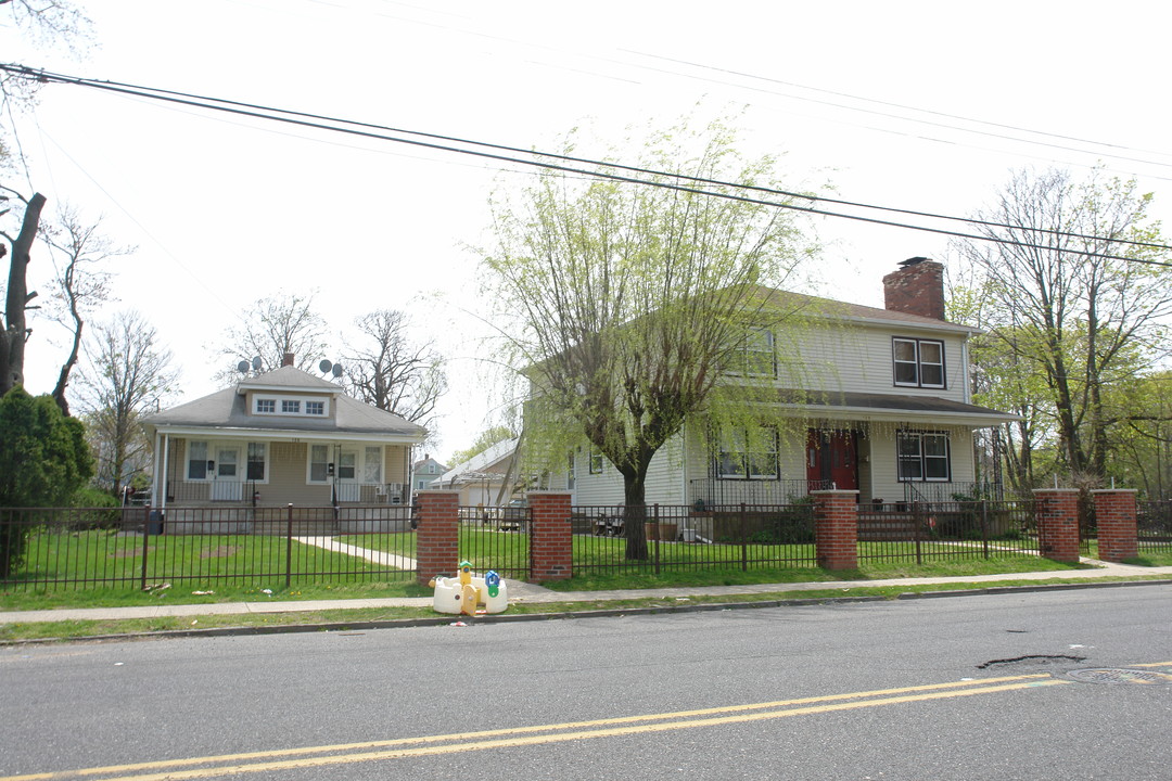 126-128 Chelsea Ave in Long Branch, NJ - Building Photo