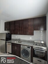 423 W Belden Ave, Unit #429.5-B304 in Chicago, IL - Foto de edificio - Building Photo
