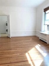77 W 85th St in New York, NY - Building Photo - Building Photo