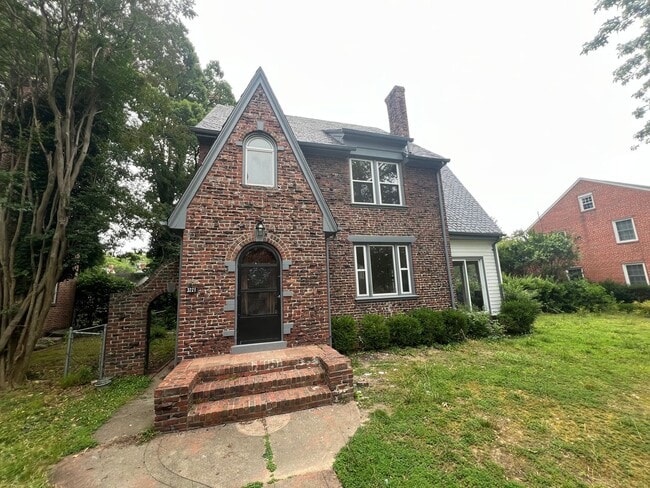 property at 3221 Edgewood Ave