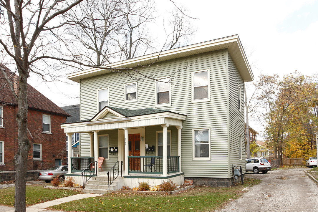 309 E Jefferson St in Ann Arbor, MI - Building Photo