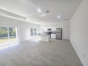 442 Genoa Ave S in Lehigh Acres, FL - Building Photo - Building Photo