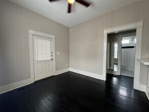 807 8th St in Galveston, TX - Foto de edificio - Building Photo