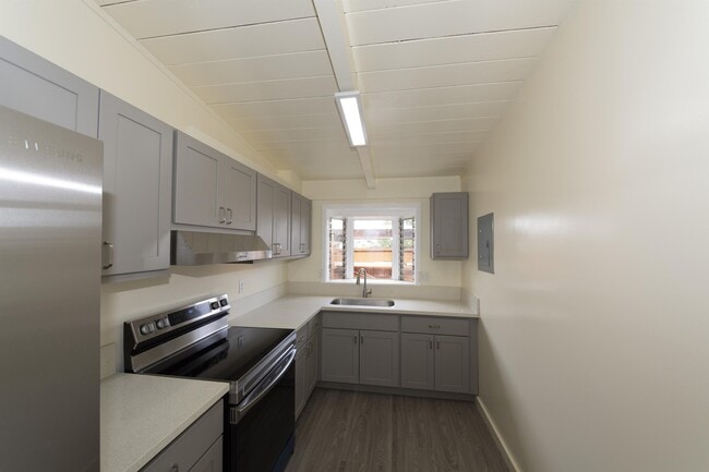 property at 723 Hoomalimali St