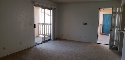 321 Inger Dr in Santa Maria, CA - Foto de edificio - Building Photo