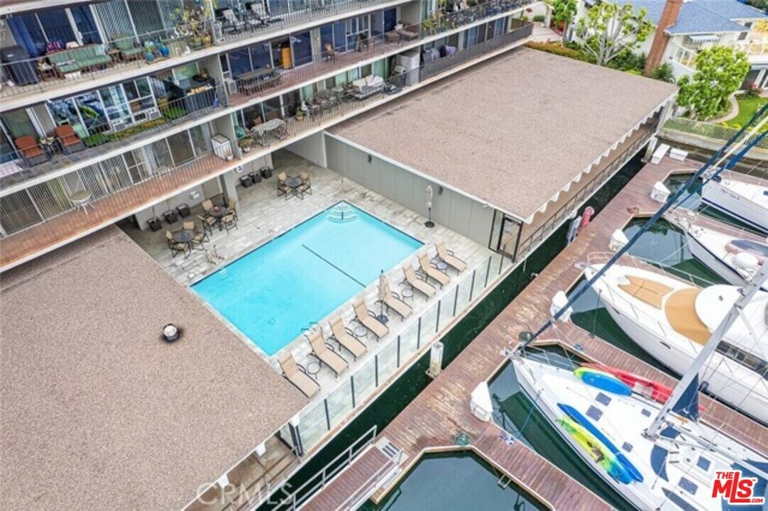 5400 E The Toledo in Long Beach, CA - Building Photo