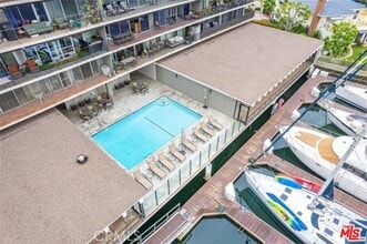 5400 E The Toledo in Long Beach, CA - Building Photo - Building Photo