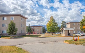 Eagles Nest Apartments in Leadville, CO - Building Photo - Building Photo