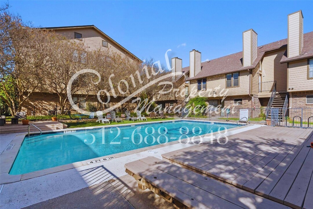 5608 Cougar Dr in Austin, TX - Building Photo