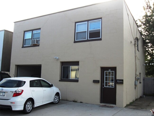 property at 109 S 15th St