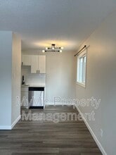 10040-10154 154 St in Edmonton, AB - Building Photo - Building Photo