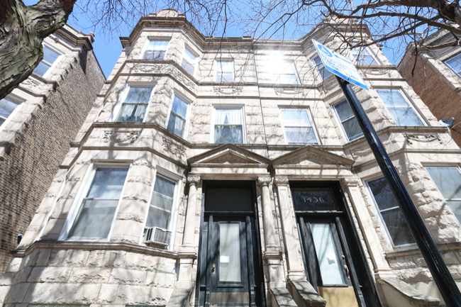 property at 1438 W Flournoy St