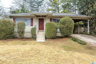 1032 26th Ave N in Hueytown, AL - Building Photo