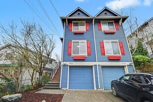 7423 Sunnyside Ave N in Seattle, WA - Building Photo
