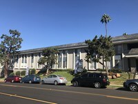 Building Photo - Mission Knolls Apartamentos in San Diego, California