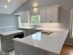 10909 Clara Barton Ct in Fairfax, VA - Building Photo - Building Photo