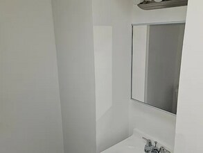 5555 Crowson St in Philadelphia, PA - Building Photo - Building Photo