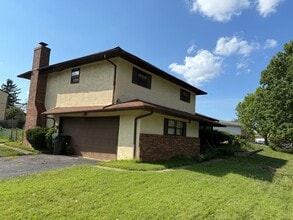 1239 Bradshire Dr in Columbus, OH - Building Photo - Building Photo