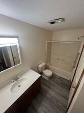 Merrimack Meadows in Merrimack, NH - Foto de edificio - Interior Photo