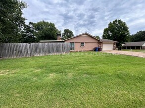 2804 S 97th Cir in Fort Smith, AR - Building Photo - Building Photo