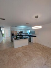 2839 SW 25th Ter in Miami, FL - Building Photo - Building Photo