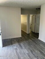 1554 W 22nd St in Jacksonville, FL - Building Photo
