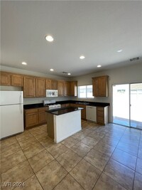 9366 Fitzwilliam Ave in Las Vegas, NV - Building Photo - Building Photo