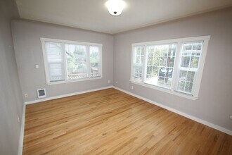 7326 13th Ave NW in Seattle, WA - Building Photo - Building Photo