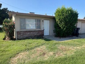 941 S Demaree St in Visalia, CA - Building Photo